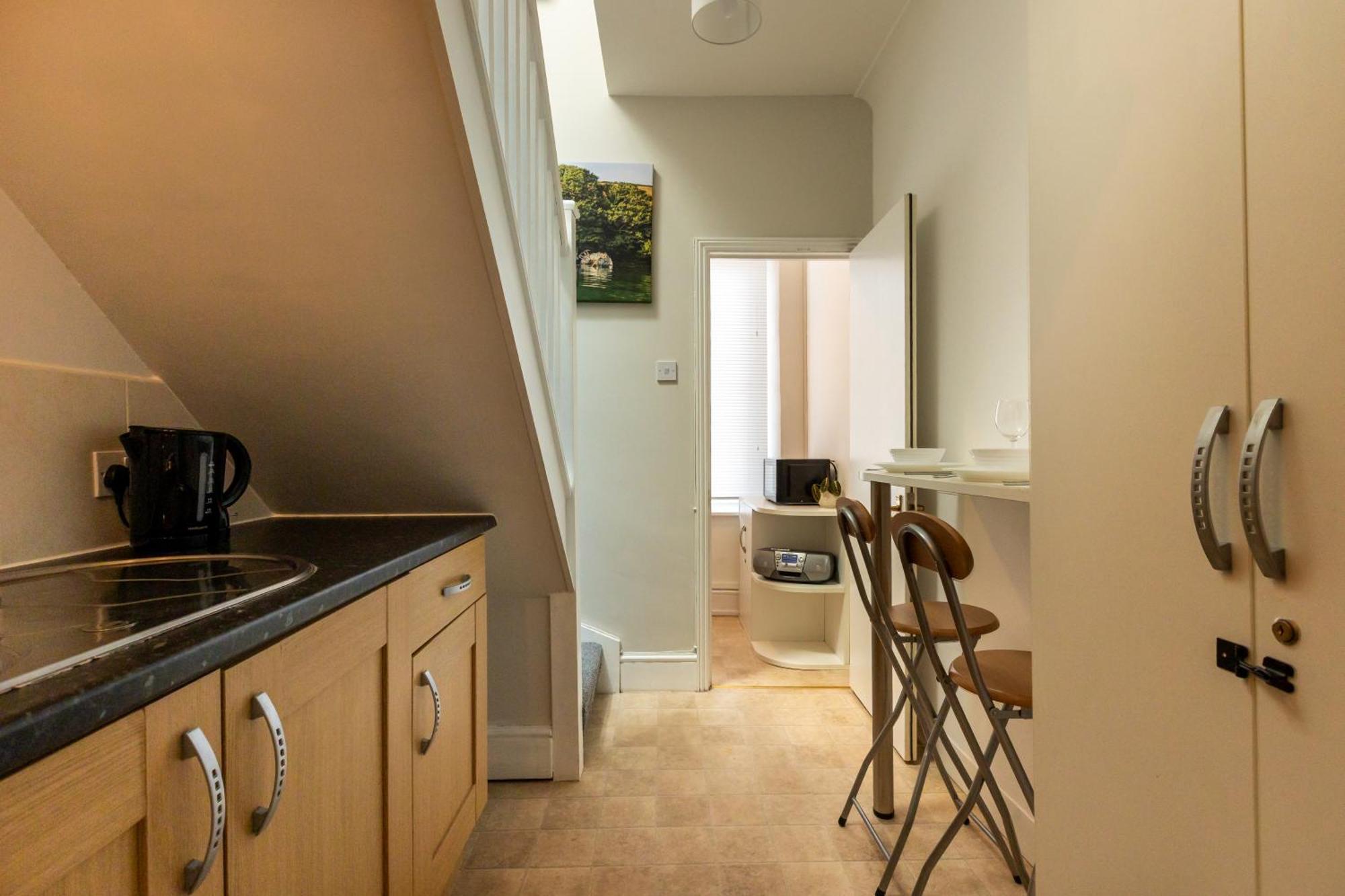 Stylish Urban Retreat- Fast Wifi & Private Ensuite Apartamento *