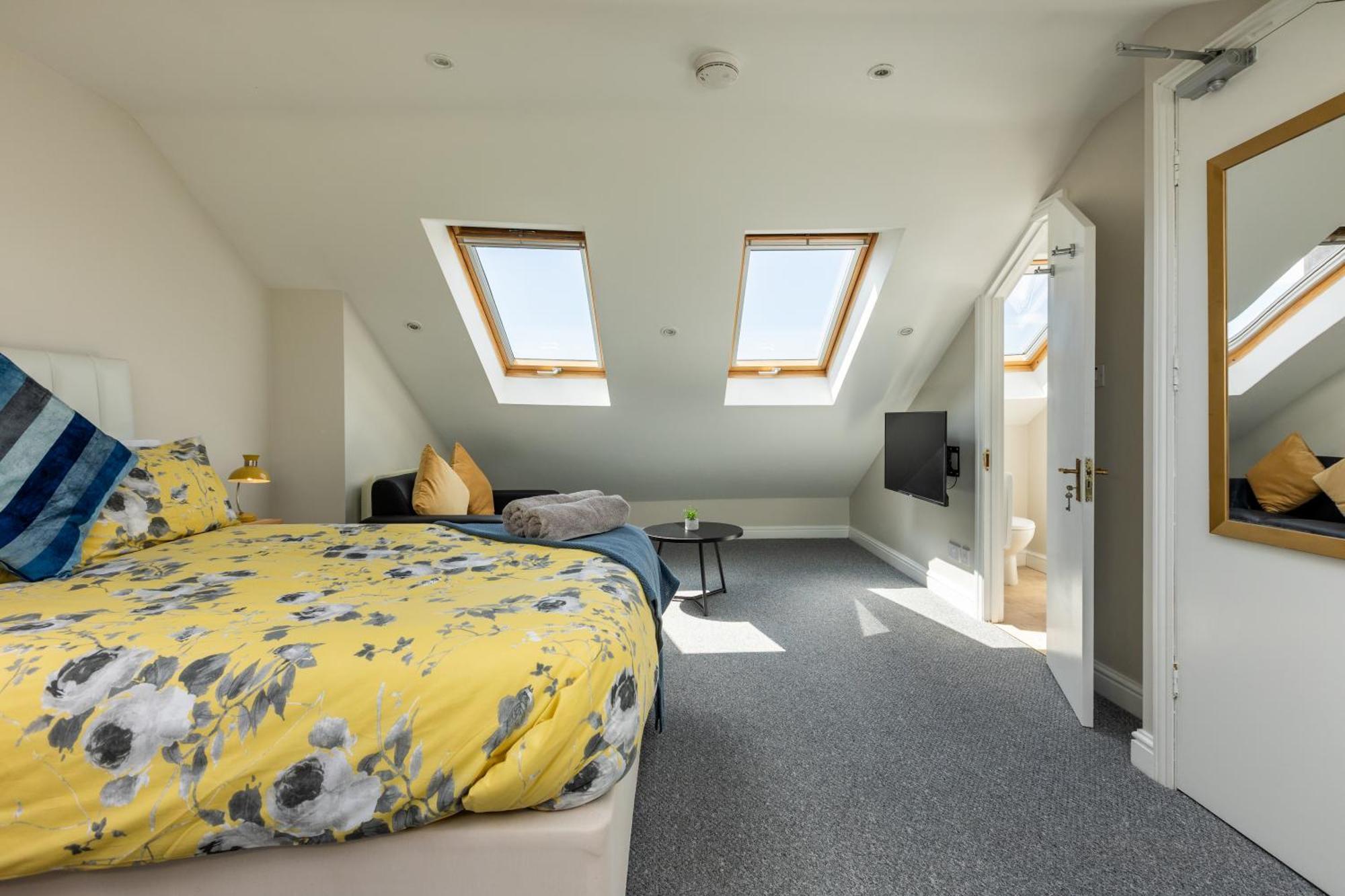 Stylish Urban Retreat- Fast Wifi & Private Ensuite Apartamento *
